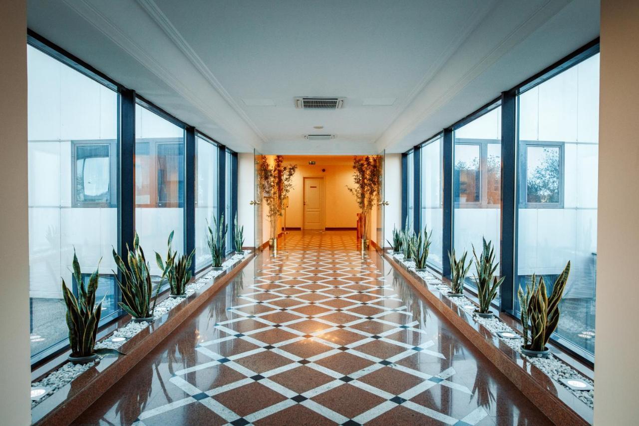 River Palace Hotel Atyrau Exterior photo