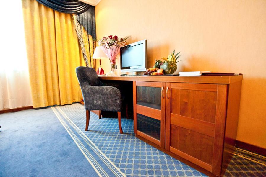 River Palace Hotel Atyrau Room photo